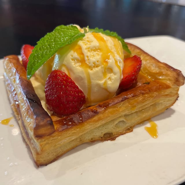 Baked Apple Puff Pastry (Manzana Al Horno).