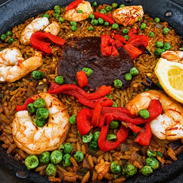 Spicy Shrimp Paella (Paella Diablo).