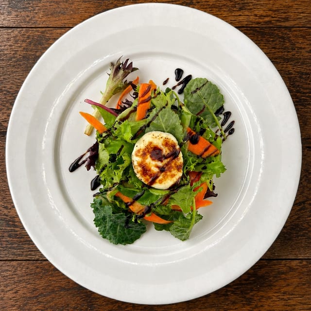 Goat Cheese Salad (Ensalada de Cabra).
