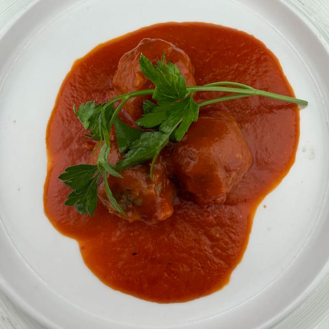 Spanish Meatballs (Albondigas Con Tomate).